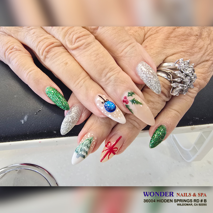 Christmas nail 2025